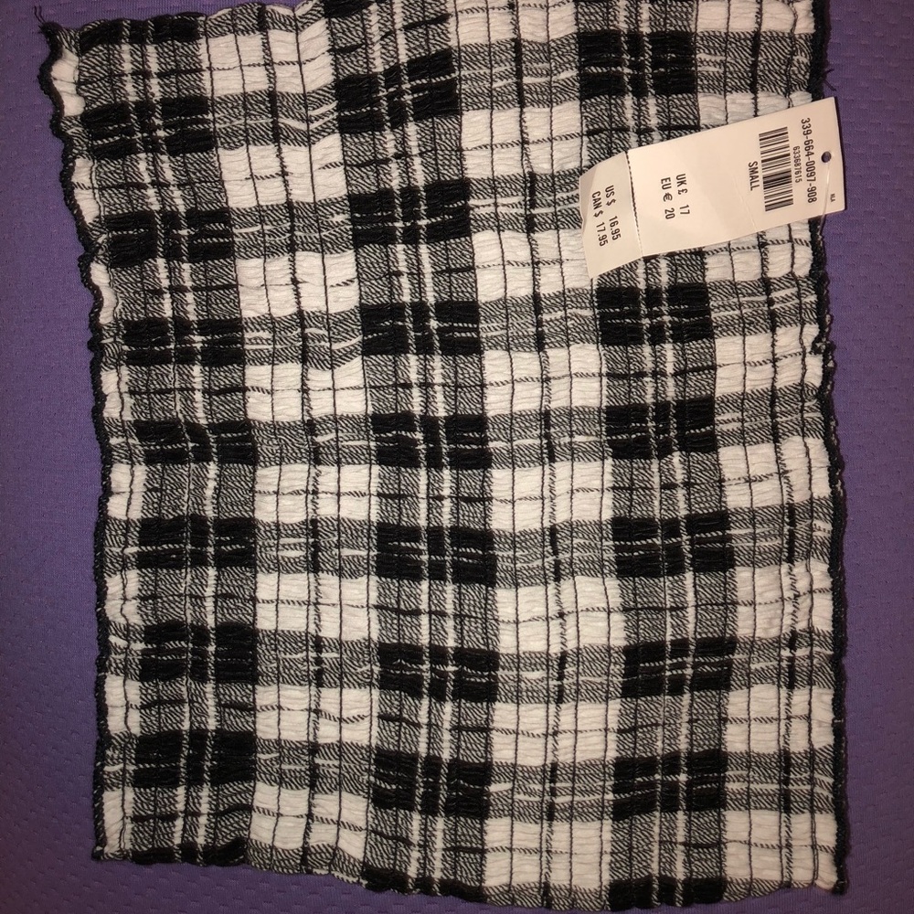 SOLD !! HOLLISTER TUBE TOP - Picture 2 of 3